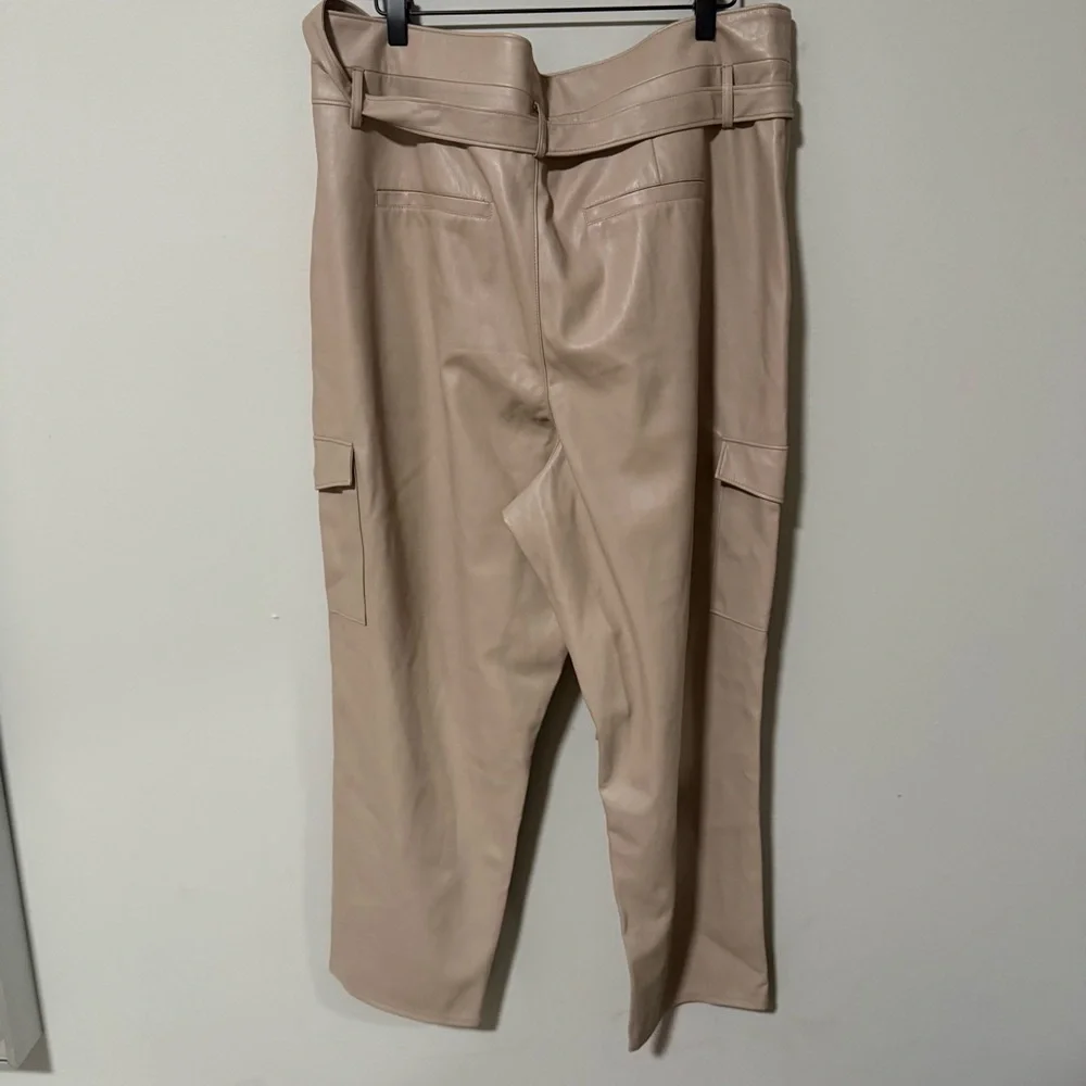 NWT PAIGE Tami Cargo Pant Taupe Vegan Leather Size 14 - Picture 7 of 8
